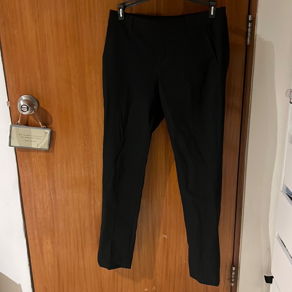 black 0P banana republic pant perfect for work outfit